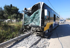 Τροχαίο με λεωφορείο του ΟΑΣΑ στα Λιόσια – Έξι τραυματίες