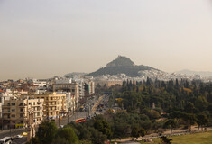 Καιρός: Βροχές και αφρικανική σκόνη σήμερα – Πού θα φτάσει το θερμόμετρο