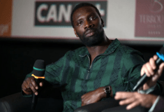 Omar Sy: Είναι δύσκολο να είσαι μαύρος στη Γαλλία, λέει ο πρωταγωνιστής του «Λουπέν» 