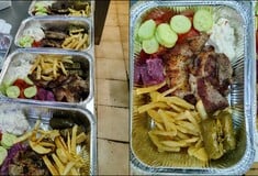Θεσσαλονίκη: Μάγειρες προσέφεραν δωρεάν γεύματα για το Πάσχα