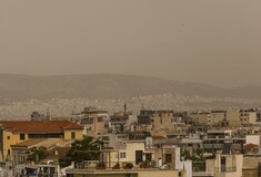 Έρχεται κακοκαιρία από αύριο - Βροχές, καταιγίδες και αφρικανική σκόνη