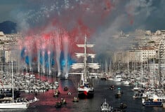 Μασσαλία: Η εντυπωσιακή υποδοχή του ιστιοφόρου Belem με την Ολυμπιακή φλόγα
