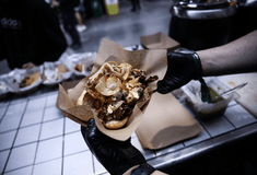 Γαμοπίλαφο με yuzu, mushroom melt και μπέργκερ με μαγιονέζα τηγανητού αυγού στο Athens Street Food Festival