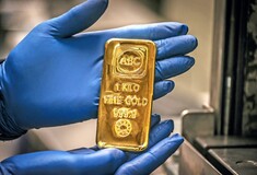 Wall Street Journal: Οι επενδυτές «βρισκουν χρυσό» όπου και αν βάλουν τα λεφτά τους