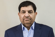 Μοχάμεντ Μοχμπέρ: Ο μεταβατικός πρόεδρος του Ιράν ήταν διαχειριστής του ταμείου του Αγιατολάχ Χαμενεί