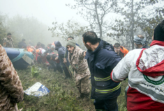 Εμπραχίμ  Ραϊσί: Βίντεο με την στιγμή που οι διασώστες εντοπίζουν το διαλυμένο ελικόπτερο και ξεσπούν σε κλάματα