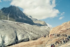 Έβερεστ: Περίοδος «συνωστισμού» με ουρές ορειβατών και προβληματισμό για τον υπερτουρισμό