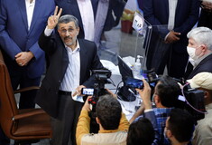 Ιράν: Ο σκληροπυρηνικός Αχμαντινετζάντ, επικριτής του Χαμενεΐ, ξανά υποψήφιος πρόεδρος