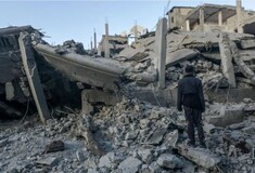 Γάζα: 40 οι νεκροί από τον βομβαρδισμό στο σχολείο του ΟΗΕ, λέει η Χαμάς