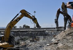 Ανατροπή βυτιοφόρου: Τα ερωτήματα των αρχών για το τροχαίο στην Αθηνών Κορίνθου