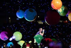 Coldplay στην Αθήνα: Οδηγίες για τη ζέστη, τι επιτρέπεται και τι απαγορεύεται και το νέο τραγούδι