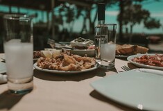 Τούρκοι κάνουν αναρτήσεις για το «φτηνό, καλό φαΐ» στην Ελλάδα, αλλά από πίσω κρύβεται κάτι ένα μεγάλο πρόβλημα