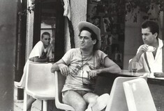 «Στο κάμπινγκ»: Ξαναβλέποντας την πιο κλασική σειρά του ελληνικού καλοκαιριού 
