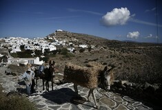 Εξακολουθούν να αγνοούνται οι τουρίστες σε Αμοργό και Σίκινο