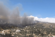 Φωτιά στην Άνδρο - Ήχησε το 112 για απομάκρυνση των κατοίκων