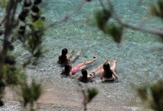 Καιρός: Οι άνεμοι υποχωρούν και η ζέστη παραμένει - Πού θα σημειωθούν καταιγίδες 