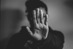 Ασκούμενη δικηγόρος καταγγέλλει 69χρονο δικηγόρο ότι την χτύπησε και την έβρισε