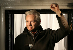 Τζούλιαν Ασάνζ: Ποιος είναι ο ιδρυτής του Wikileaks - Οι λεπτομέρειες της συμφωνίας για την ενοχή του