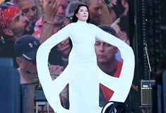 Η Μαρίνα Αμπράμοβιτς έκανε 200.000 θεατές του Glastonbury να σιωπήσoυν για επτά λεπτά