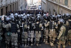 Προφυλακίστηκαν τρεις αξιωματικοί για την απόπειρα πραξικοπήματος στη Βολιβία