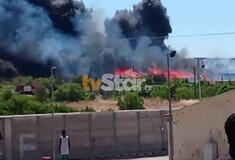 Φωτιά τώρα στη Ριτσώνα - Καίγεται εργοστάσιο στη βιομηχανική περιοχή