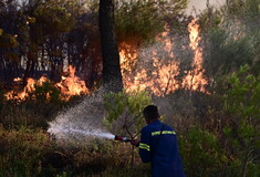 Φωτιά στη Σταμάτα: Σε ισχύ ακόμα οι εκτροπές κυκλοφορίας