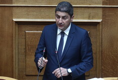 Εκτός Βουλής ο Αυγενάκης: Όλη η Ελλάδα είδε και αποδοκιμάζει, είπε ο Τασούλας