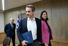 Μητσοτάκης: Ο κατώτατος μισθός θα φτάσει στα 950 ευρώ στο τέλος της τετραετίας