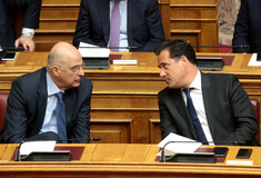 «Σαν να διαγκωνίζονται ποιος είναι περισσότερο τουρκοφάγος»