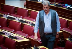 Πολάκης μετά τη διαγραφή του: «Την απάντηση θα δώσει ο λαός»