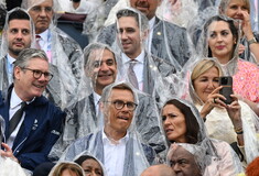 Ολυμπιακοί Αγώνες: Με νάιλον λόγω βροχής στην τελετή έναρξης Μητσοτάκης - Μαρέβα