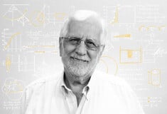 Στέφανος Τραχανάς: «Ζούμε σε μια “γκαστρωμένη” εποχή που μπορεί να μας βγάλει σ’ ένα νέο ξέφωτο ή σ’ ένα σκοτεινότερο τούνελ»