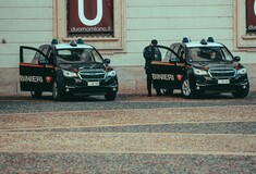 Ιταλία: 10χρονος δέκα ετών σταμάτησε περιπολικό για να σώσει τη μητέρα του από την κακοποίηση του συντρόφου της