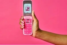 Μπορεί η Barbie να βοηθήσει στον εθισμό των εφήβων στα smartphones;