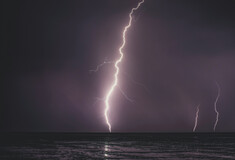 Καιρός - Meteo: Σχεδόν 20.000 κεραυνοί «χτύπησαν» τη χώρα μέχρι το απόγευμα