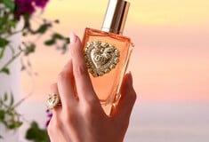 Dolce&Gabbana Beauty: H Katy Perry πρωταγωνιστεί στην καμπάνια του νέου αρώματος Devotion Eau de Parfum Intense