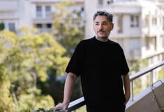 Ο Γεράσιμος Ευαγγελάτος κοιτάζει τη γενιά του τρυφερά και πολύ σκληρά