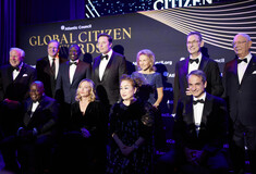 Global Citizen 2024: Μητσοτάκης, Μελόνι βραβεύτηκαν από Μπουρλά και Μασκ