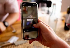 Social media: Όλο και περισσότερο ανησυχεί η χρήση από τους έφηβους