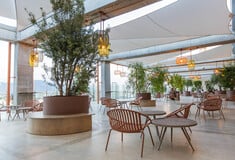 Urban Roof Garden: Στο ολοκαίνουργιο spot του The Mall Athens πίνεις καφέ και ροφήματα με θέα την Αθήνα