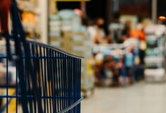 Περίπου 1.625 ευρώ τον μήνα δαπανά το ελληνικό νοικοκυριό: Πού ξοδεύονται τα περισσότερα χρήματα