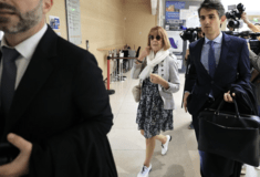 Υπόθεση Πελικό: «Λευκή πορεία» αλληλεγγύης στη Μαζάν για την Ζιζέλ