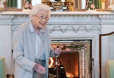 Η βασίλισσα Ελισάβετ Β΄ είχε καρκίνο των οστών, αποκαλύπτει ο Μπόρις Τζόνσον