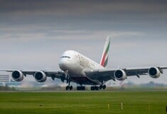 Η Emirates απαγορεύει βομβητές και walkie-talkie στις πτήσεις της