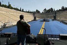 Η πρόβα του Σωκράτη Μάλαμα για τη συναυλία στο Καλλιμάρμαρο απόψε