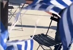 Νιου Τζέρσεϊ: Γυναίκα έσκισε ελληνικές σημαίες σε εστιατόριο - Τις πέρασε για σημαίες του Ισραήλ 