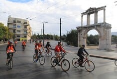 Ποδηλατικός γύρος: Γέμισε το κέντρο της Αθήνας με δικυκλιστές