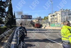 Φωτιά τώρα σε όχημα στον Κηφισό