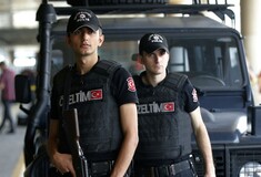 ΜΜΕ Τουρκίας: «Συνελήφθη ένα μέλος του PKK και 6 γκιουλενιστές πριν προλάβουν να διαφύγουν στην Ελλάδα»