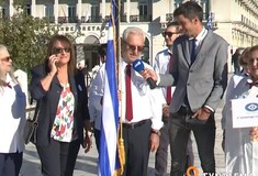 Σημαιοφόρος ετών 80 κατέρριψε πανελλήνιο ρεκόρ: «Οι ανάγκες τότε δεν μου επέτρεψαν να πάω σχολείο»